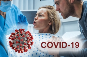 Koronavirus: Otcové nesmí k porodům