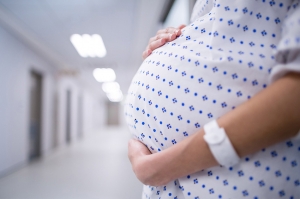 Ambulantní porod: Jaké jsou jeho výhody a rizika?